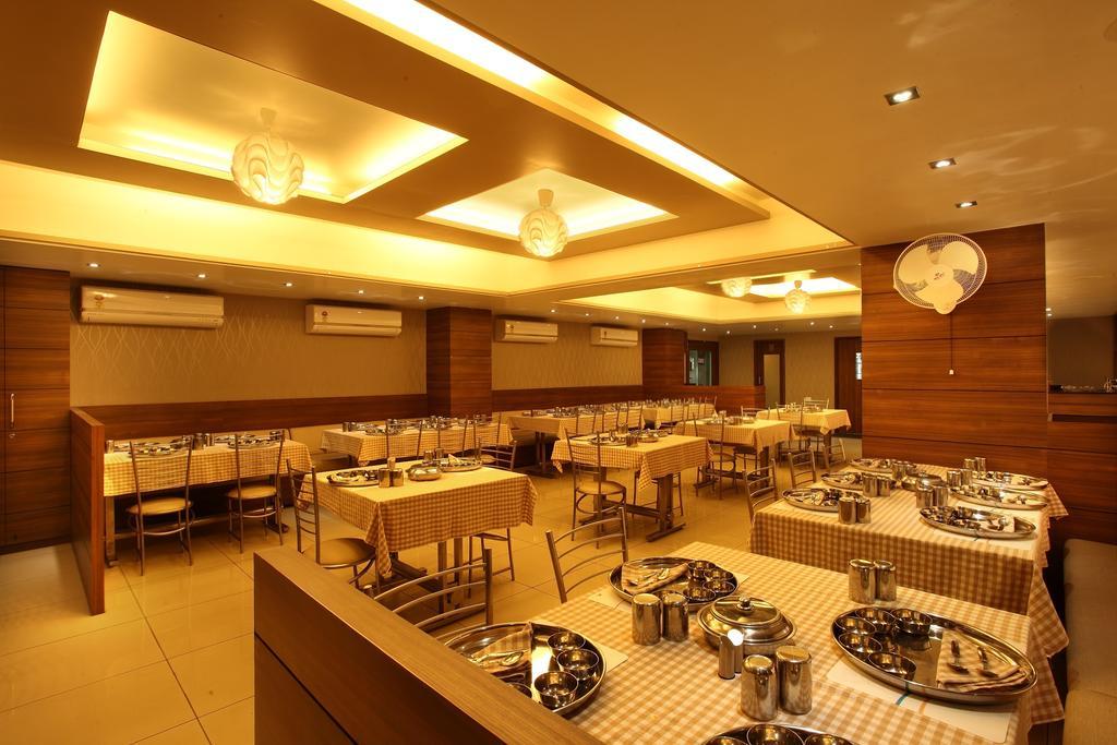 ראג'קוט Hotel Classique מראה חיצוני תמונה