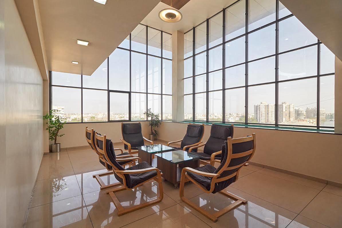 ראג'קוט Hotel Classique מראה חיצוני תמונה