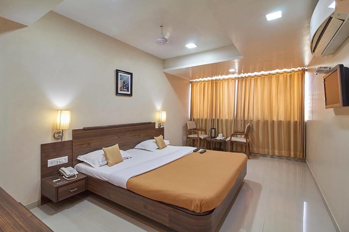 ראג'קוט Hotel Classique מראה חיצוני תמונה