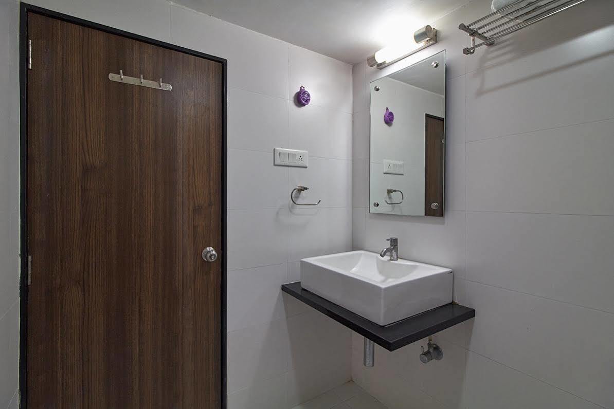 ראג'קוט Hotel Classique מראה חיצוני תמונה