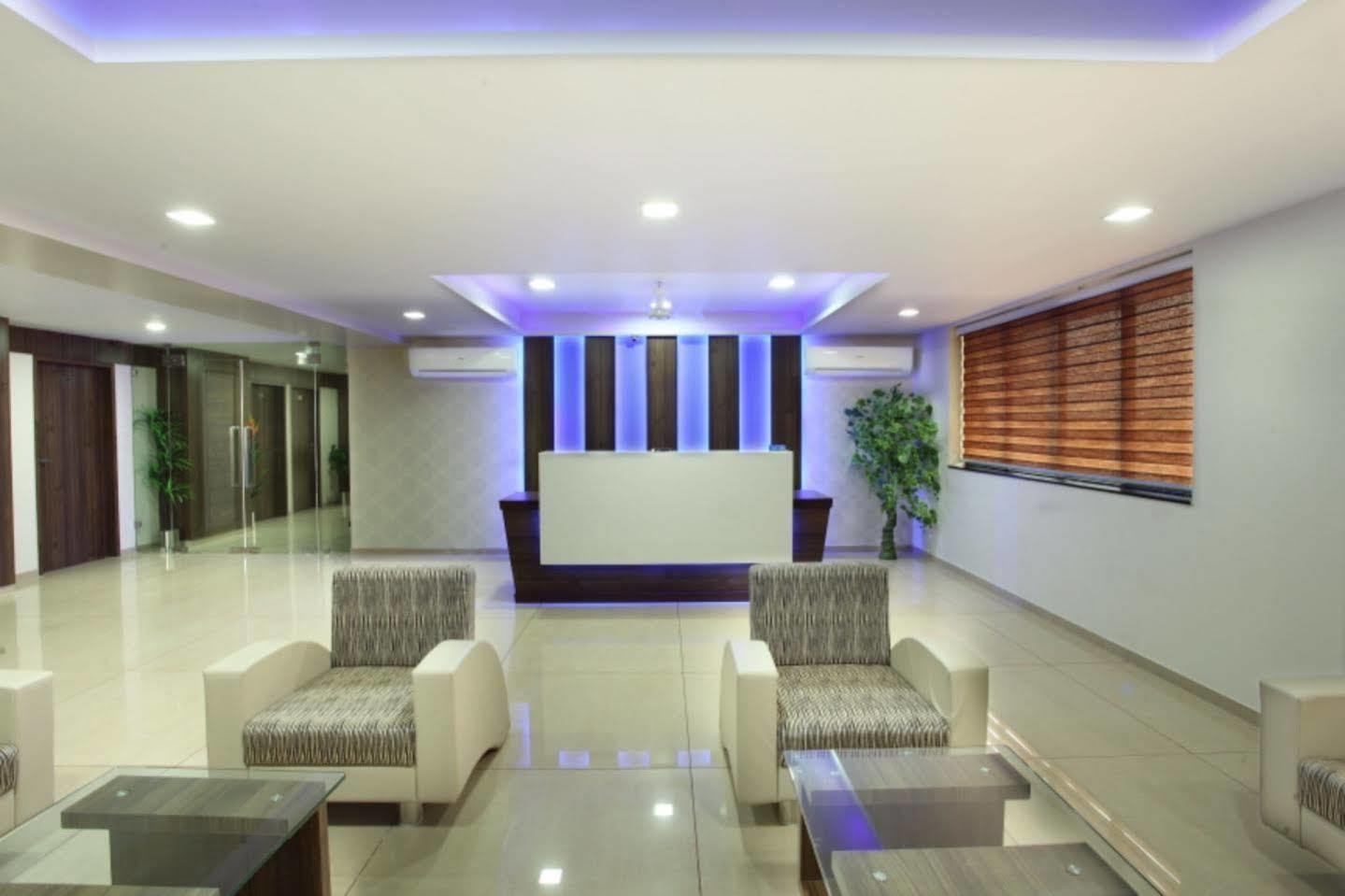 ראג'קוט Hotel Classique מראה חיצוני תמונה