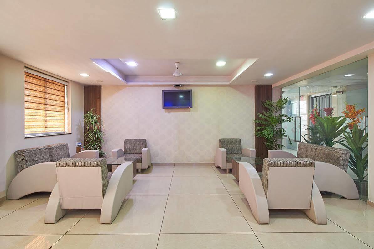 ראג'קוט Hotel Classique מראה חיצוני תמונה